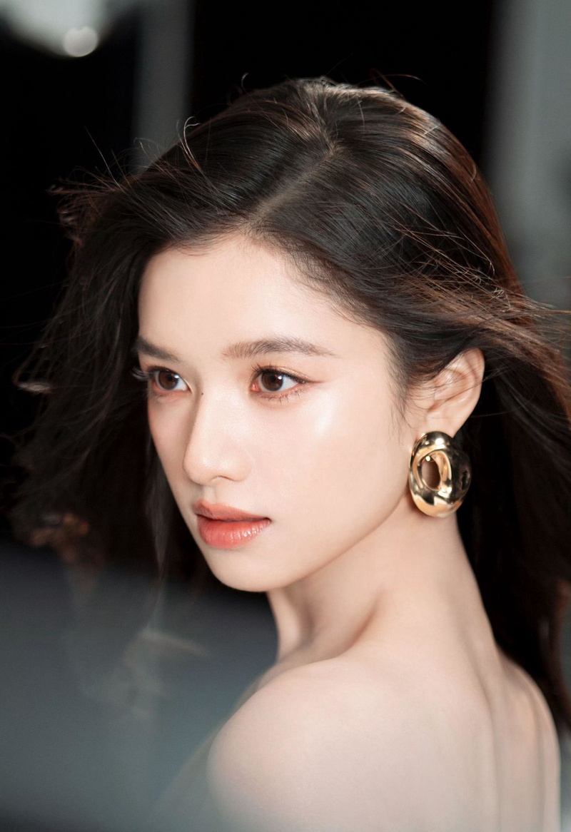 张婧仪